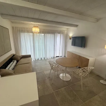 Crystal Luxury Bay 309 Apartment