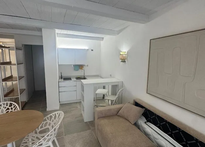 Crystal Luxury Bay 309